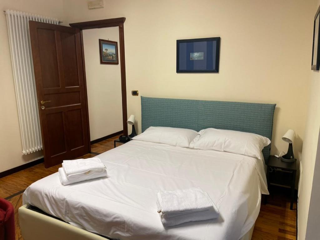 נאפולי Caravaggio Apartment מראה חיצוני תמונה